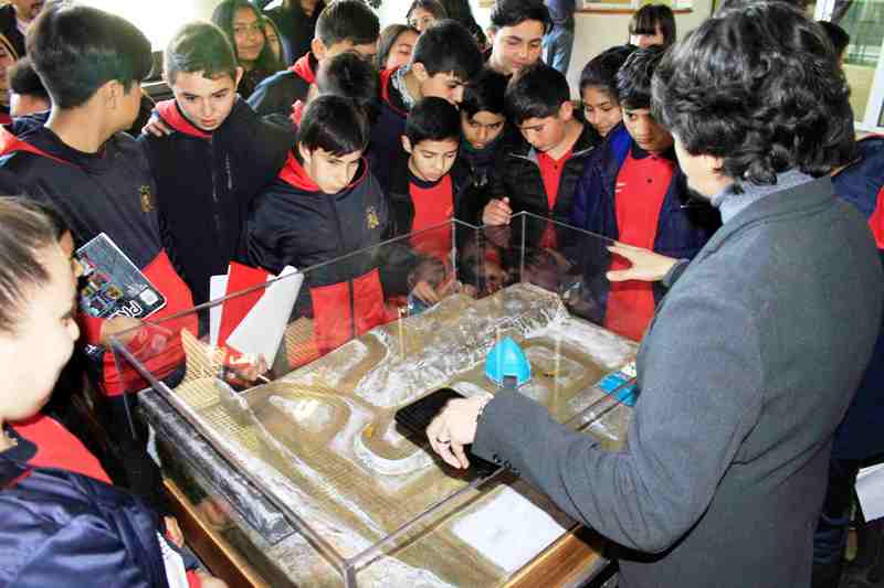 CODELCO: Estudiantes de escuela España conocen cómo se produce el cobre y su importancia para Chile