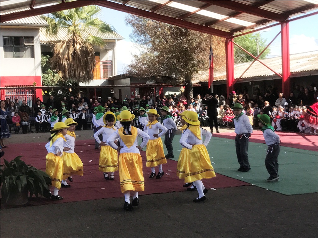 SAN FELIPE: Escuela John Kennedy realizó su Gala Folclórica con un recorrido por la danza y comidas típicas de Chile