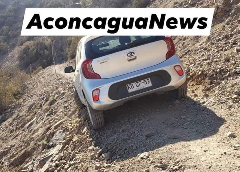 LOS ANDES: Conductora de vehículo menor confunde el camino y queda atrapada en sendero del cerro Quicalcura.
