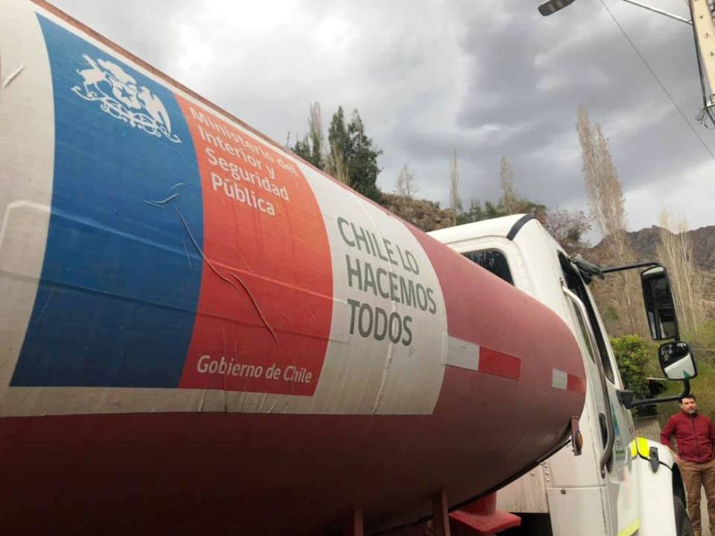 RÍO COLORADO: Constatan en terreno entrega de agua potable a vecinos de Río Colorado