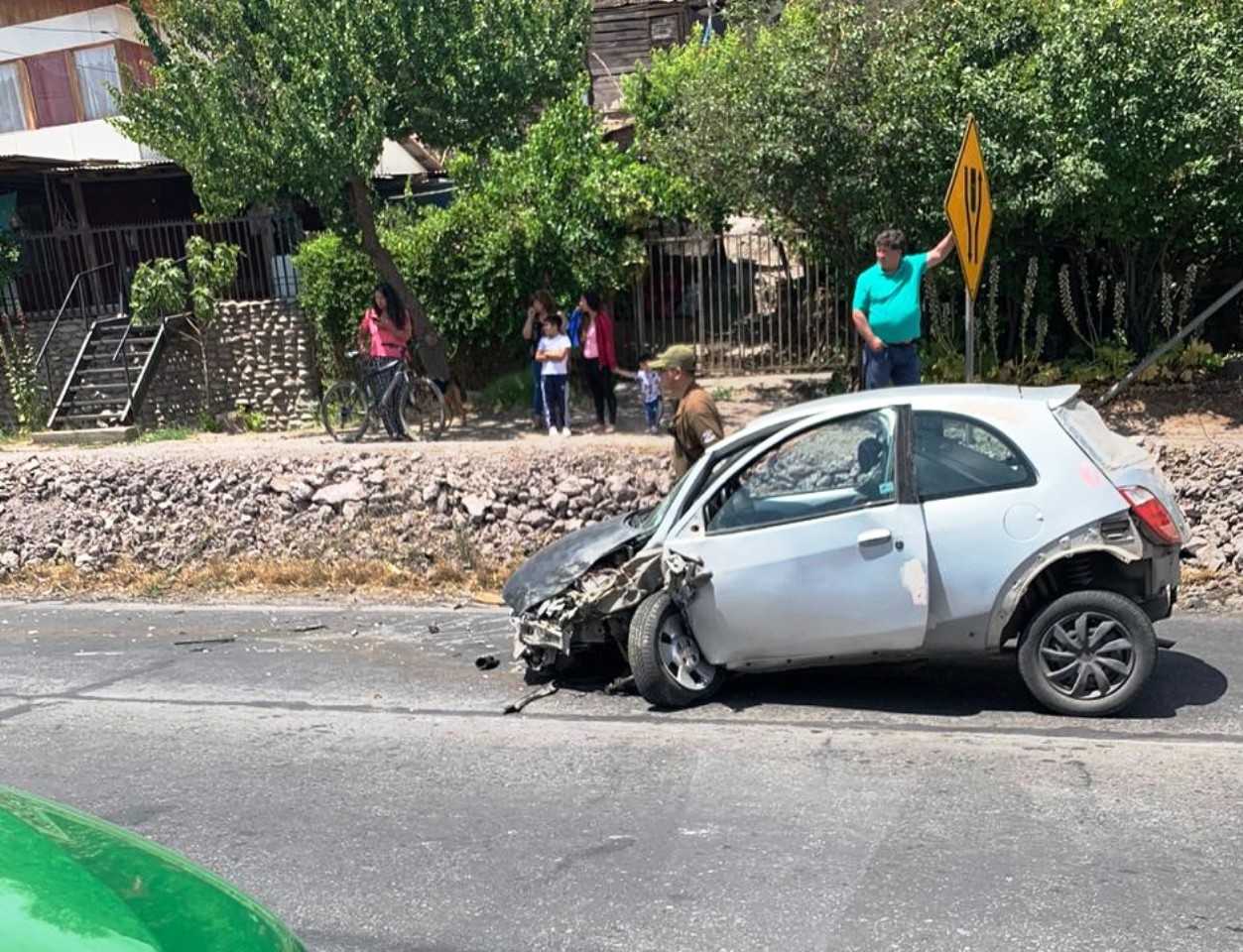 PUTAENDO: Conductor ebrio provocó accidente, huyó del lugar dejando a su acompañante herida en el vehículo