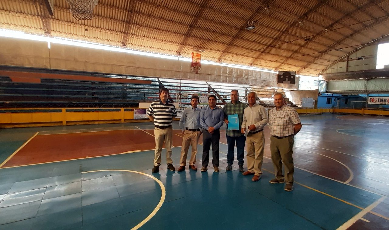 SAN FELIPE: Treinta millones de pesos se invertirán en el mejoramiento de la cancha del gimnasio del Club Deportivo Arturo Prat