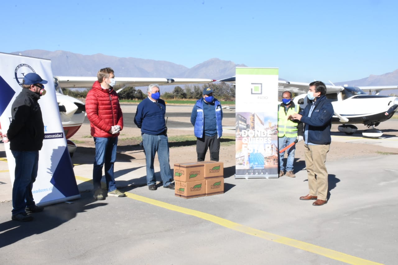 LOS ANDES:  Club Planeadores de Vitacura donan 400 cajas de alimentos y 200 litros de alcohol gel