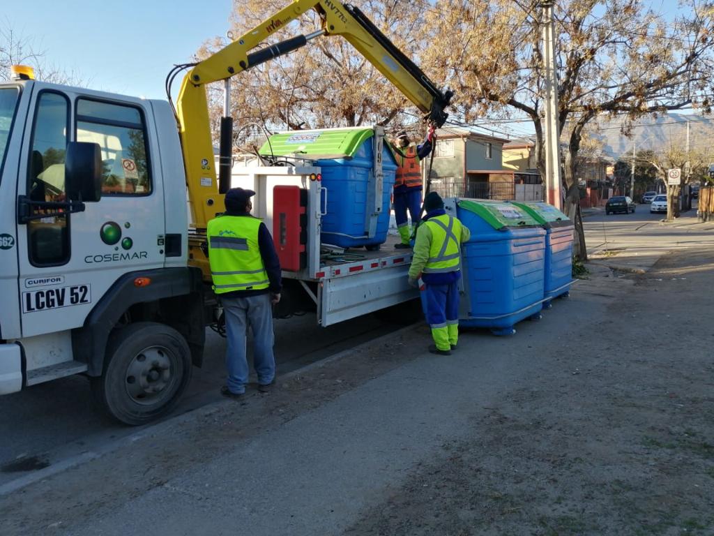 LOS ANDES: Vecinos de Villa Sarmiento y Los Acacios valoran nuevo sistema de retiro de residuos domiciliarios