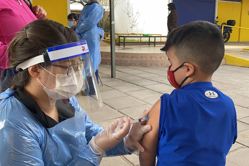 LOS ANDES: Cesfam Centenario logra vacunar al 73% de la población escolar en una primera etapa