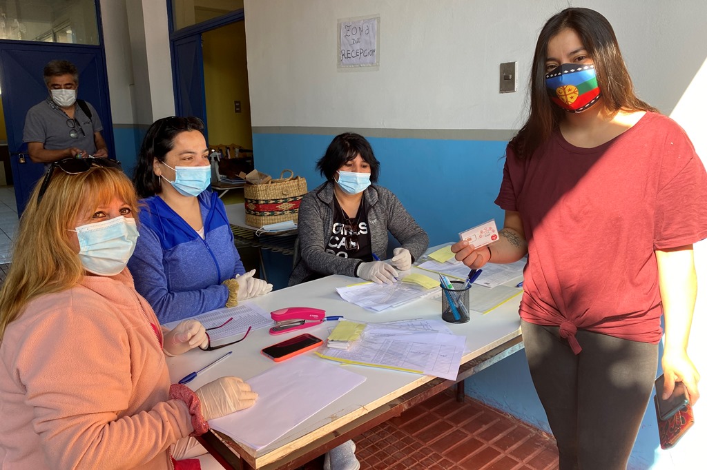 LOS ANDES: En Escuela John Kennedy se realizó segunda entrega de chips de conectividad a sus alumnos