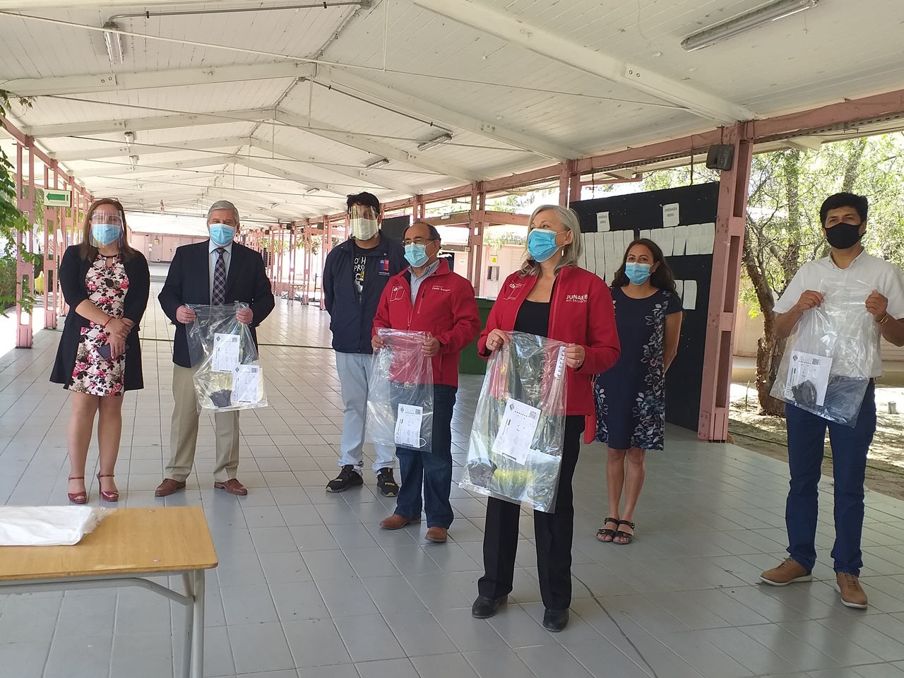 SAN FELIPE: Más de 44 mil kits de protección entrega Junaeb a establecimientos educacionales de la provincia