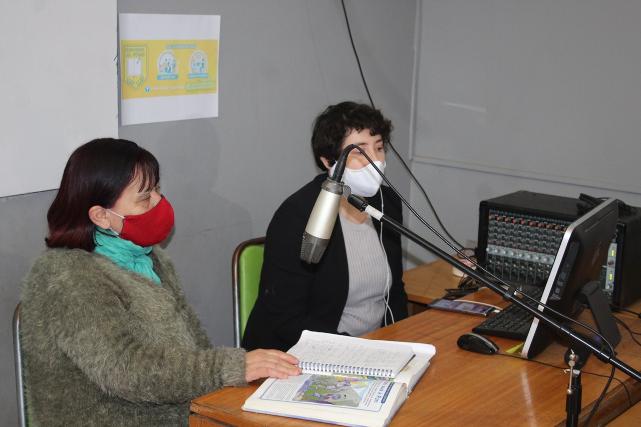 LLAY LLAY: Escuela Las Peñas usa radio escolar para entregar contenidos educativos a sus estudiantes