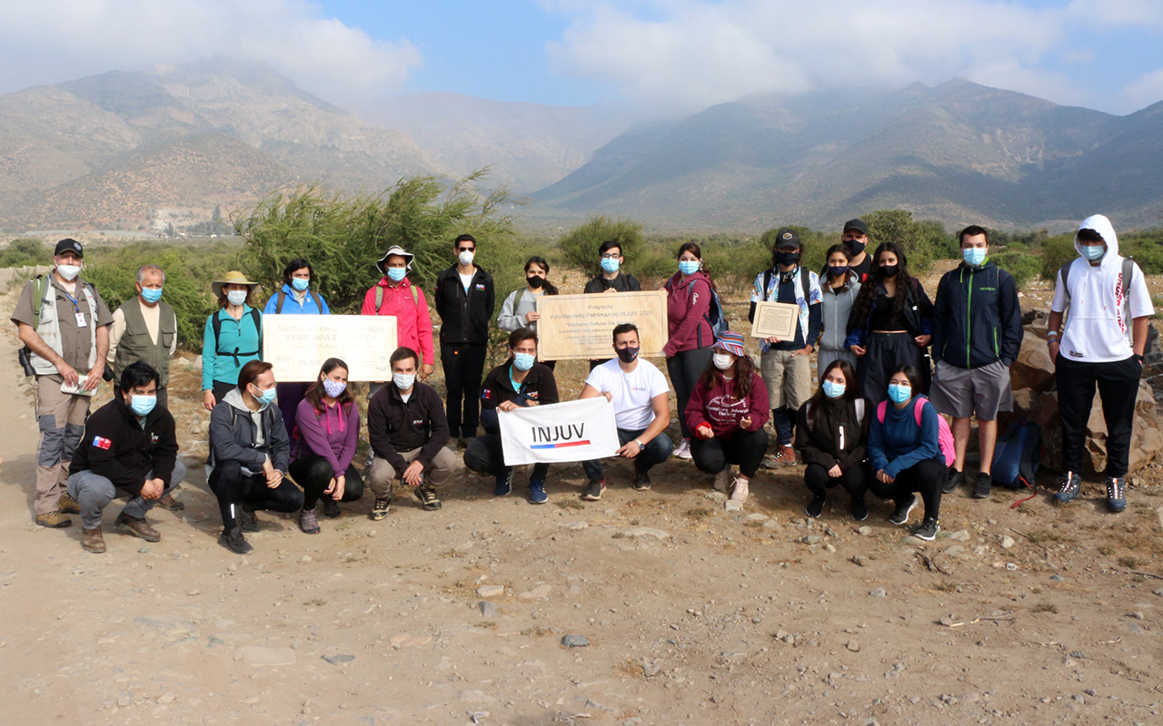 SAN FELIPE: Oficina de la Juventud realizó voluntariado patrimonial en Santuario de la Naturaleza Serranía El Ciprés