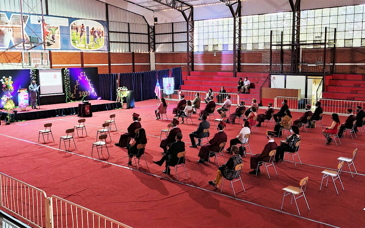 LOS ANDES: Estudiantes del Liceo Mixto Bicentenario de Excelencia vivieron con emoción su ceremonia de licenciatura