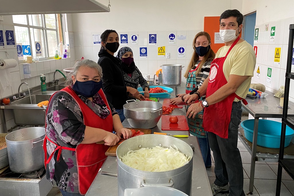 LOS ANDES: Olla solidaria de Escuela Gabriela Mistral llegó a distribuir más de 400 raciones de comida