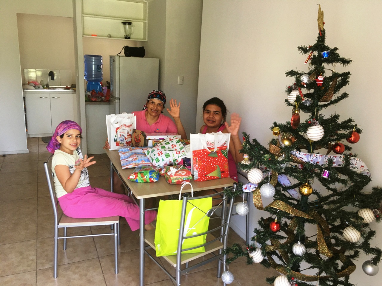 SAN FELIPE: “Gracias chilenos de buen corazón por hacer realidad una navidad soñada con mis hijas”