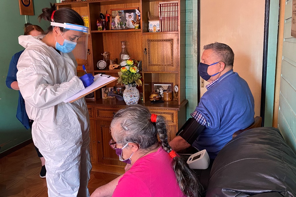 LOS ANDES: Usuarios de Cesfam Centenario destacan el acompañamiento recibido para seguir sus terapias farmacológicas