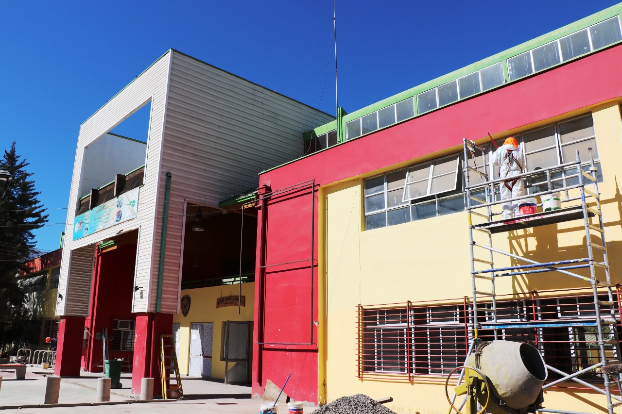 CALLE LARGA: Obras de conservación de la escuela La Pampilla presentan más de un ochenta por ciento de avance