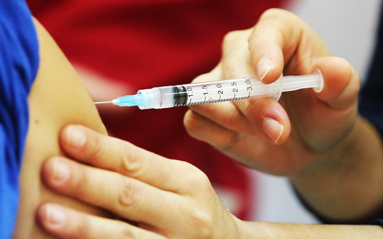 SAN FELIPE: Vacunación contra Covid 19 parte inoculando a funcionarios de la salud y adultos mayores de 90 años