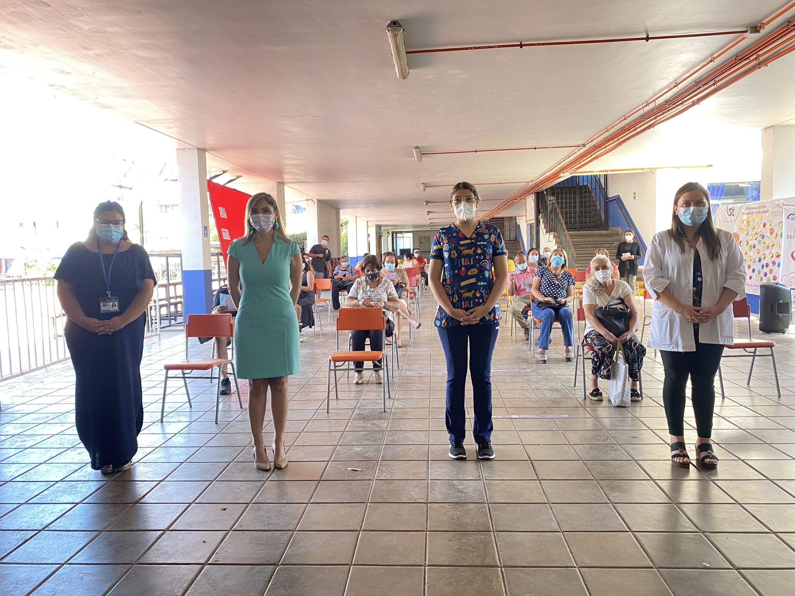 LOS ANDES: Destacan coordinación de vacunatorio de Cesfam Centenario en Liceo Max Salas