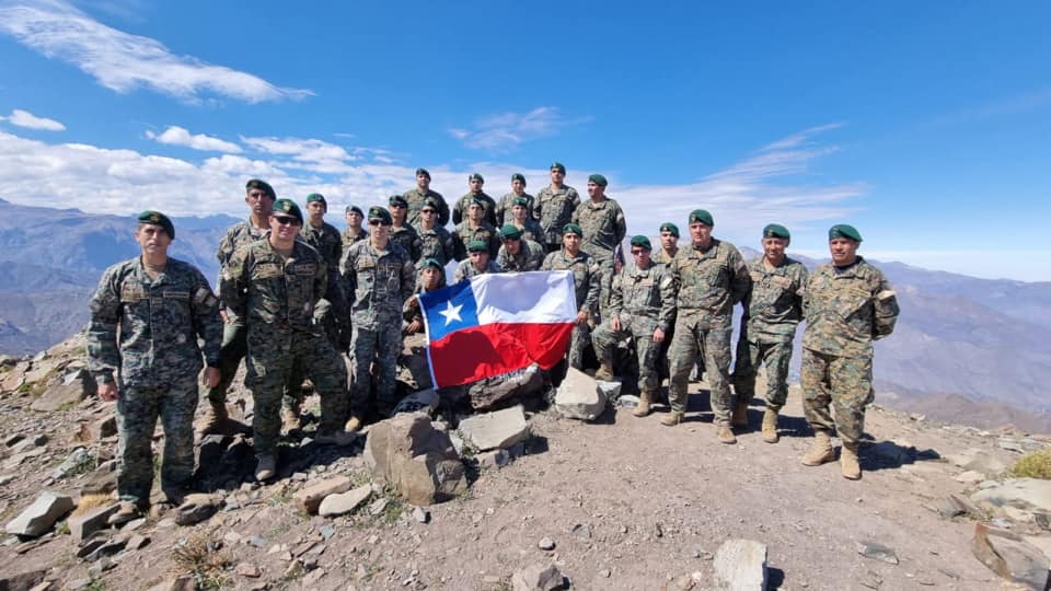 SAN ESTEBAN: Personal de la Compañía de Infantería Andina del Destacamento de Montaña N° 3 “Yungay” realizó ascensión a la cima del cerro el «Mocoen»