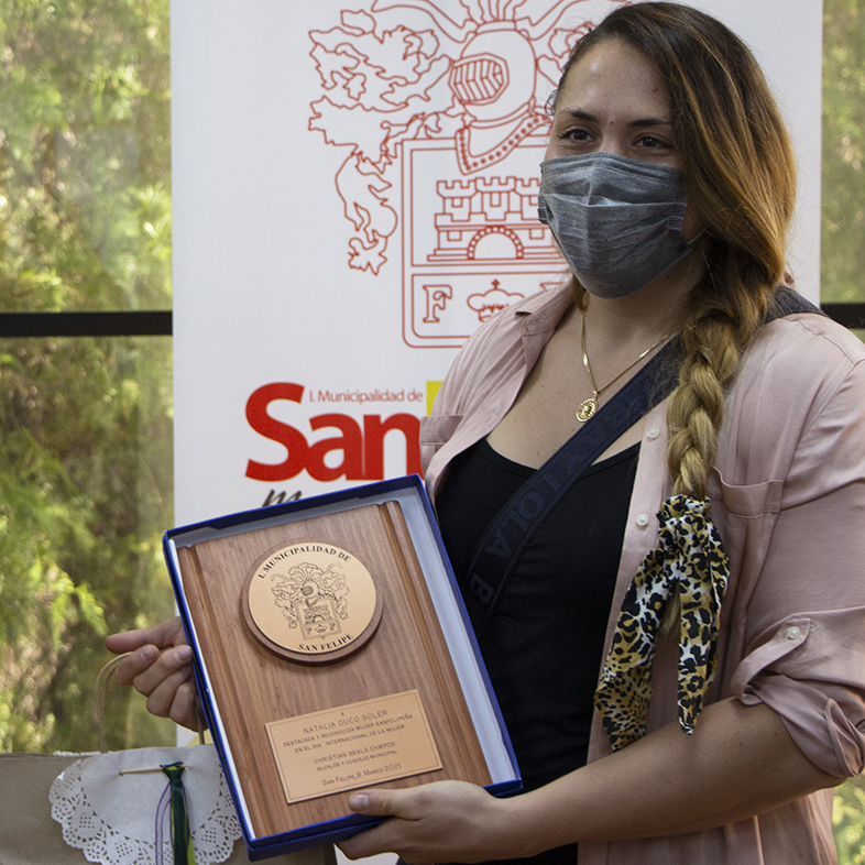 SAN FELIPE: Natalia Duco recibió reconocimiento en el marco de la conmemoración del Día Internacional de la Mujer
