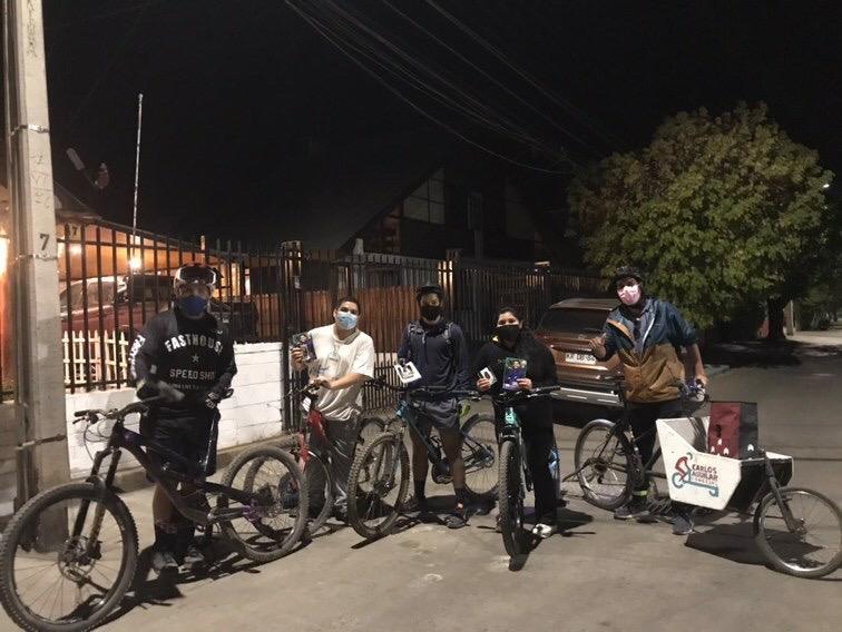LOS ANDES: Campaña del candidato a concejal Carlos Aguilar, busca salvar vidas a través de luces para ciclistas