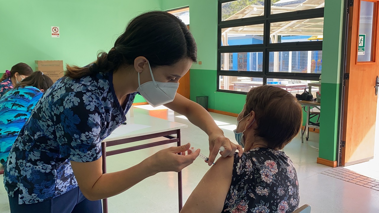 LOS ANDES: Cesfam Centenario bordea el 90% de su población objetivo vacunada contra COVID19