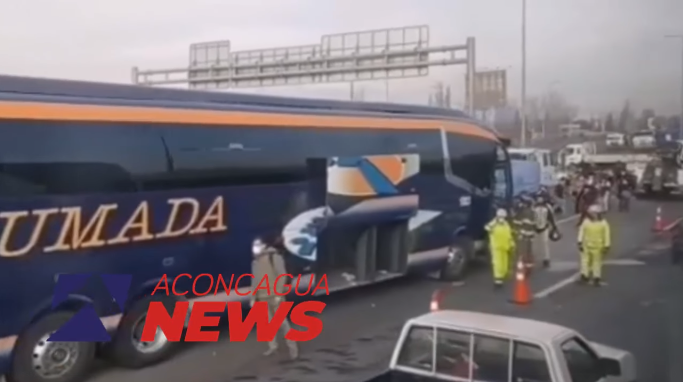 LOS ANDES: Conductor de bus Ahumada en estado grave tras accidente múltiple en Santiago