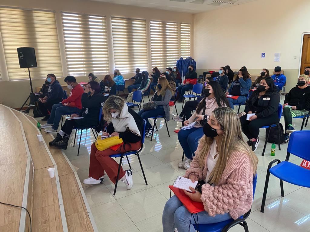 LOS ANDES: Municipio andino gestionó exitoso taller de conducción para jóvenes de la comuna