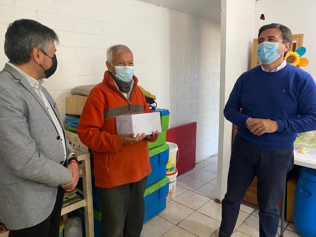 LOS ANDES: Municipio andino gestiona la entrega de un departamento para abuelito de 80 años