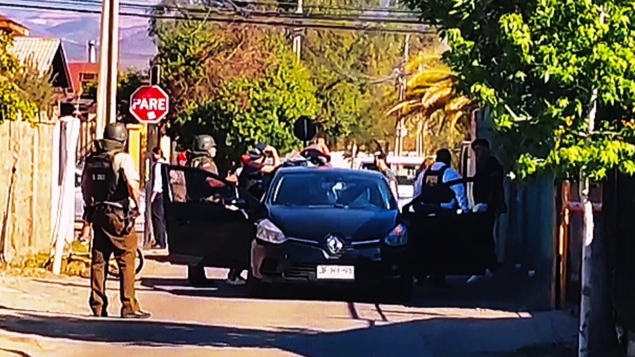 LOS ANDES: Tres detenidos tras balacera y operativo policial registrado en población Pucará y que terminó en población Virgen del Valle