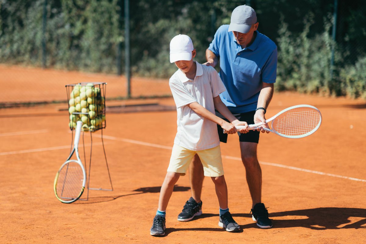 DEPORTE: Comienzan clases gratuitas de tenis para alumnos de escuelas y liceos municipales de Los Andes