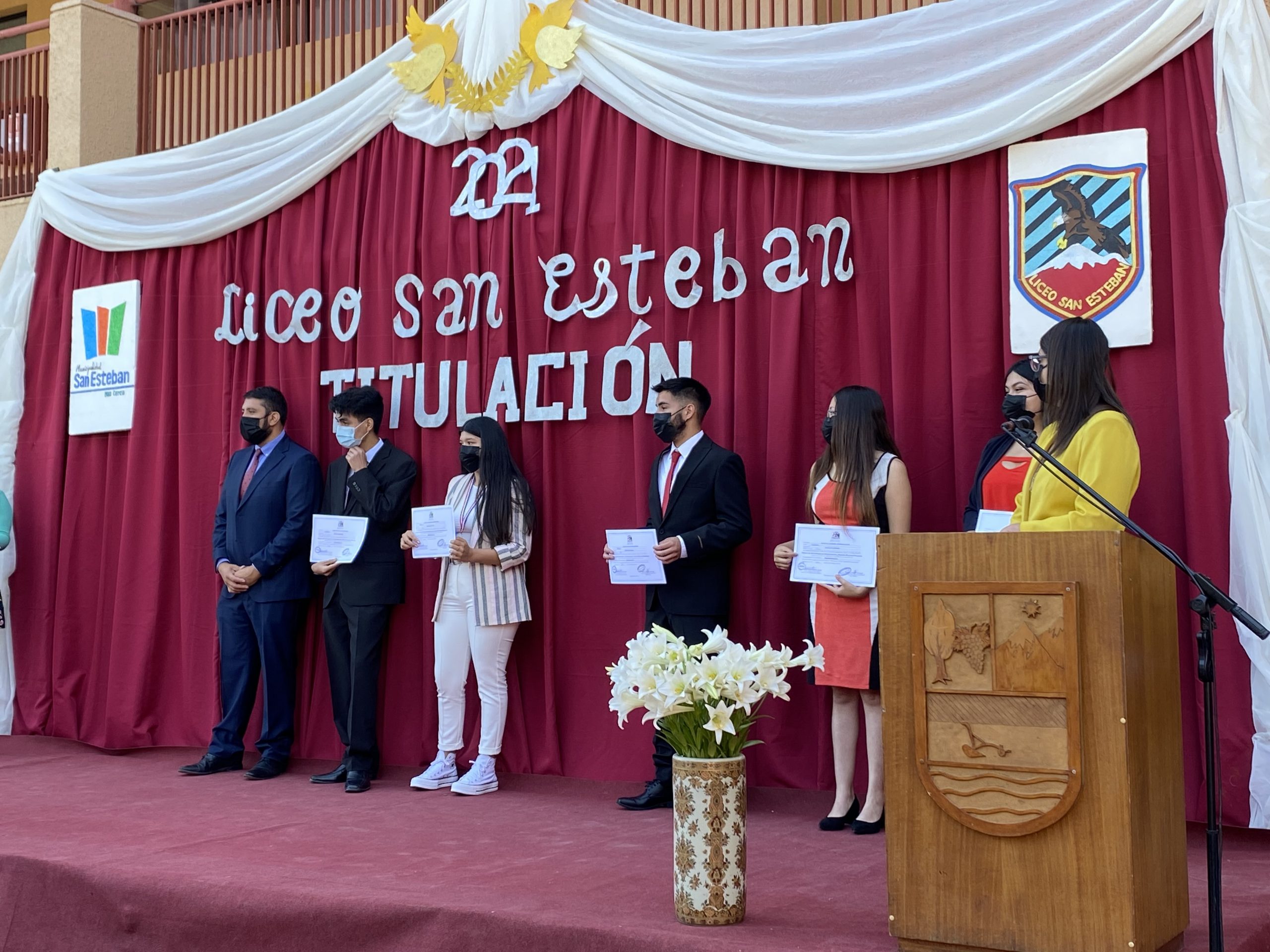 SAN ESTEBAN: En un emotivo acto, se licenciaron con éxito los alumnos del Liceo San Esteban pese a la compleja situación sanitaria