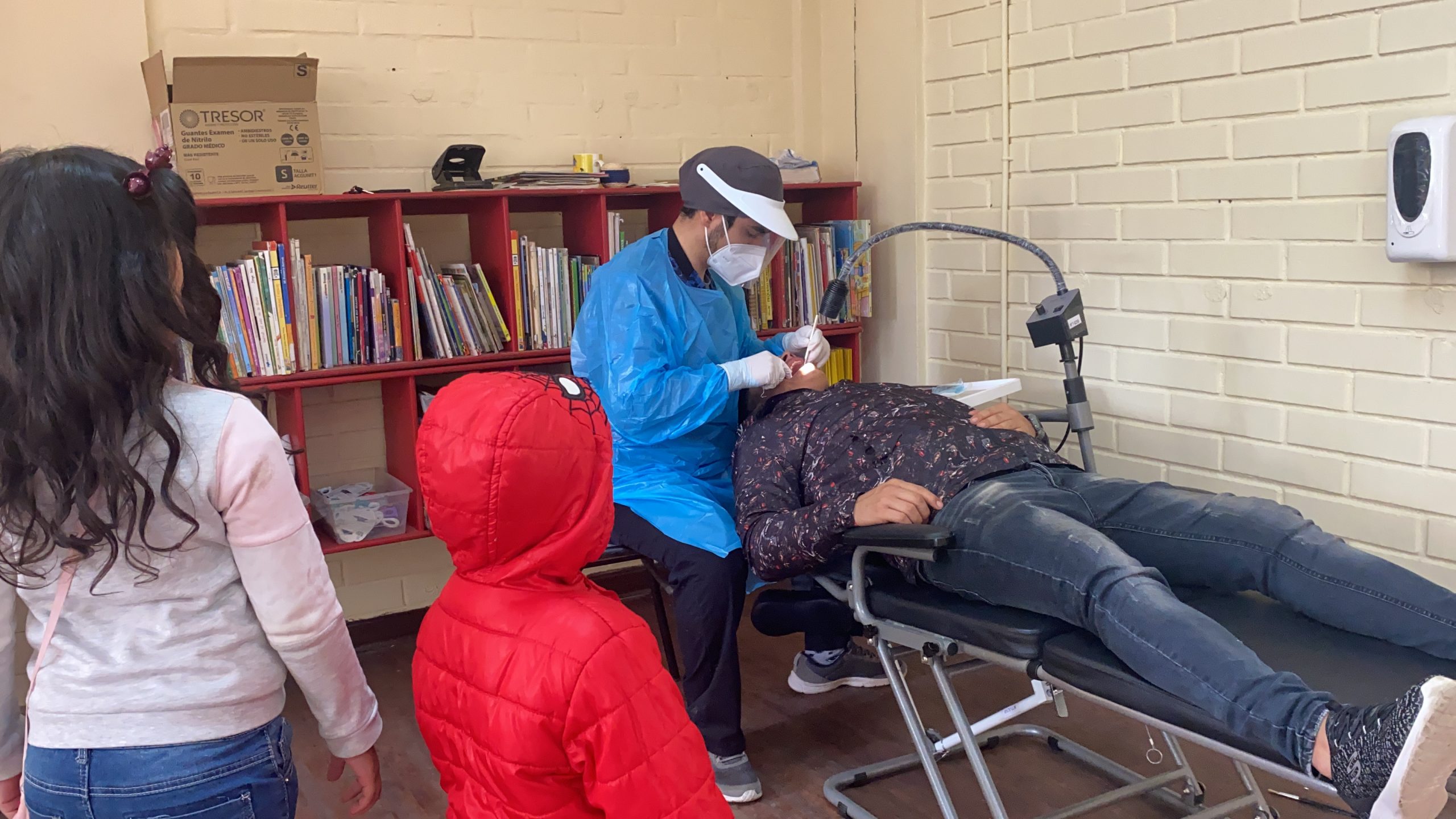 LOS ANDES: Párvulos de jardín Luz de Luna y familias migrantes reciben atención dental en sector Alto Aconcagua