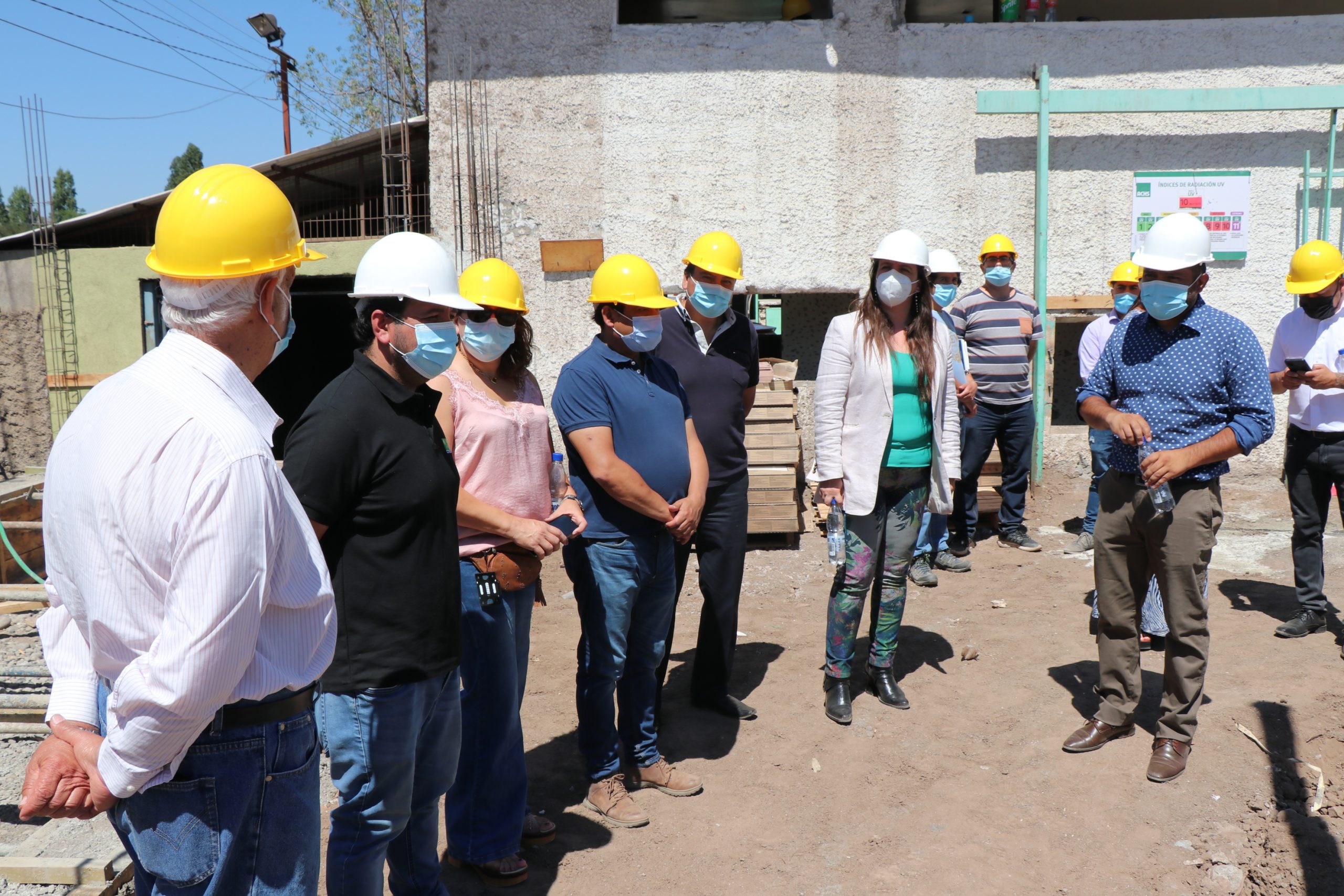 CALLE LARGA: Alcaldesa Dina González Alfaro y el Concejo Municipal de Calle Larga inspeccionaron las obras de la nueva piscina municipal.