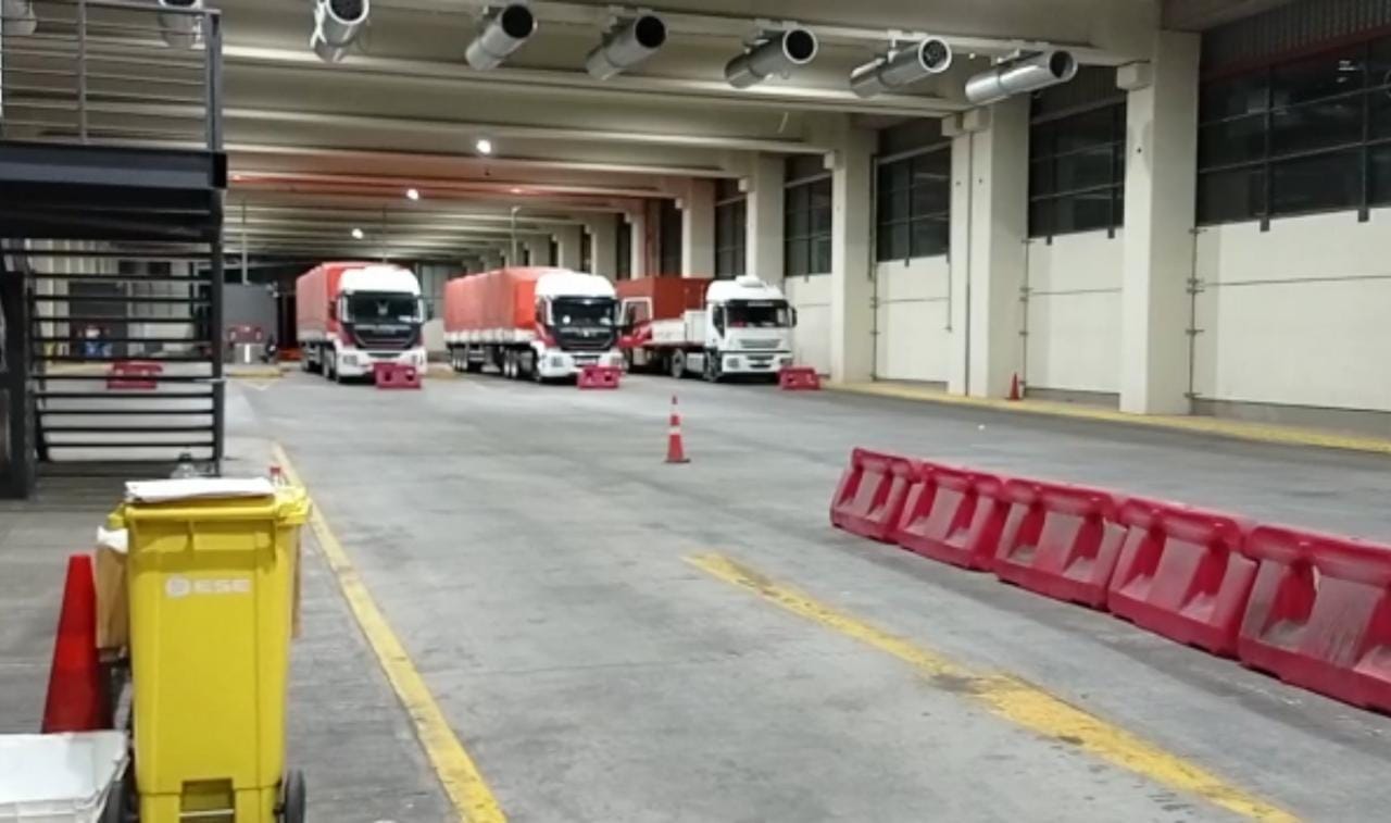 LOS LIBERTADORES: [VIDEO] Funcionarios de Aduanas de Chile en «Alerta tras flexibilización de los controles» en camioneros
