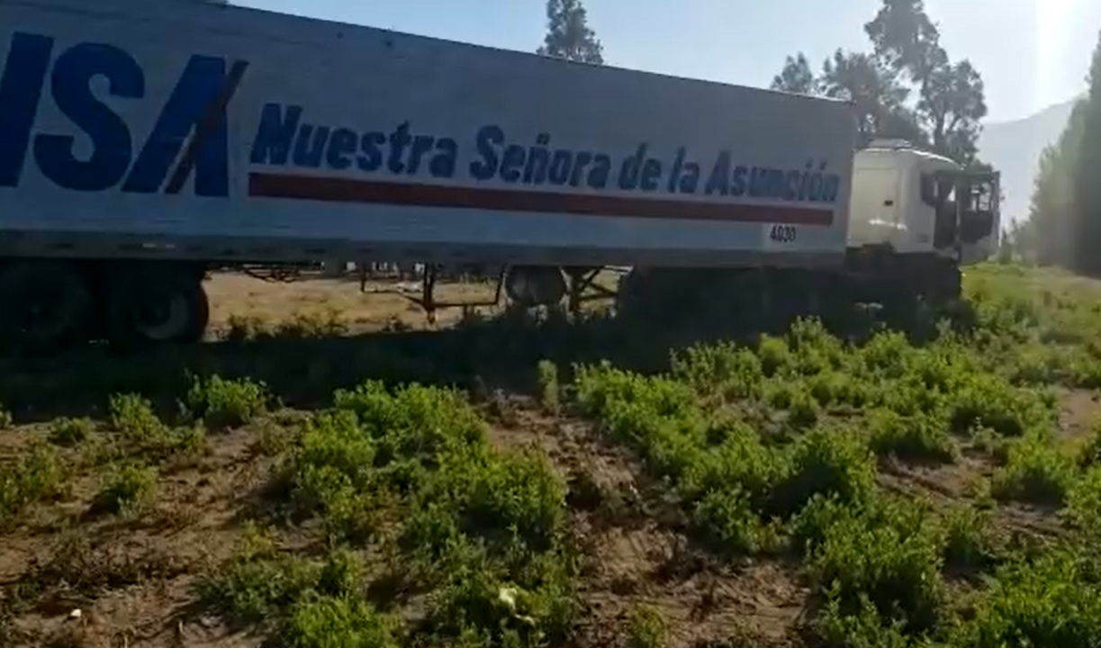 POLICIAL: [VIDEO] Carabineros recupera en Pirque camión con 25 toneladas de carne robado en Los Andes