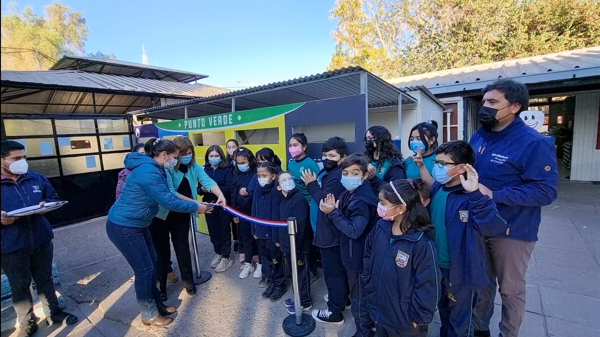 SAN ESTEBAN:  Con el objetivo de motivar y promover el reciclaje en las niñas y niños, Escuela Pablo Neruda de San Esteban inauguró su punto limpio