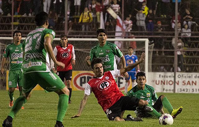 FÚTBOL: Clásico entre Trasandino y Unión San Felipe se jugará el domingo 27 en el Estadio Lucio Fariña