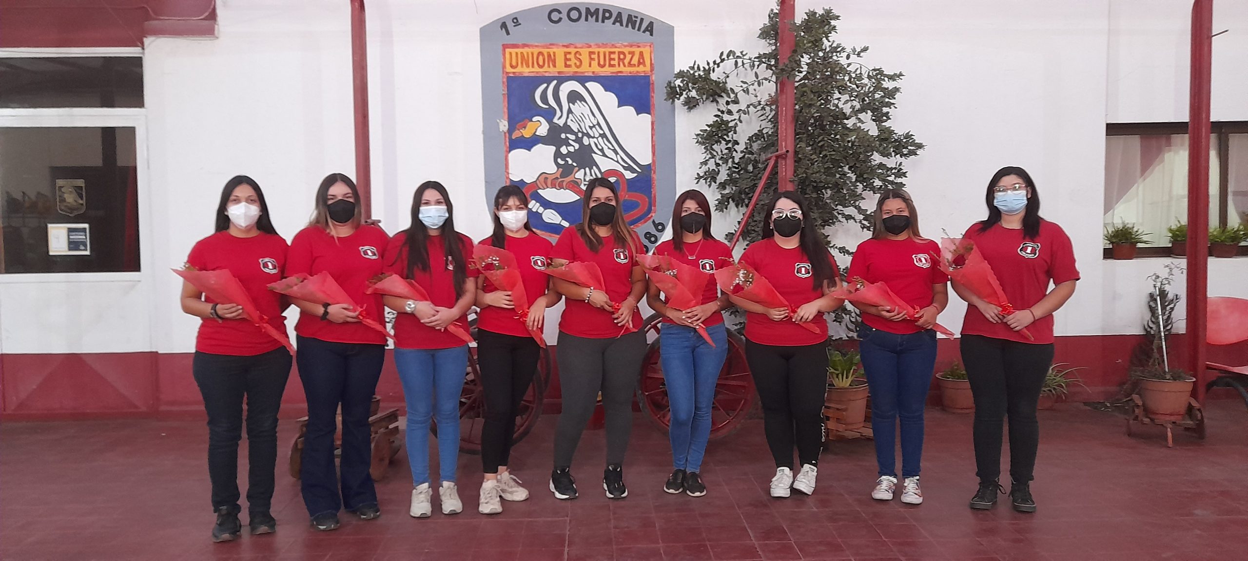 LOS ANDES: Bomba Andes conmemora el día de la mujer con sus voluntarias