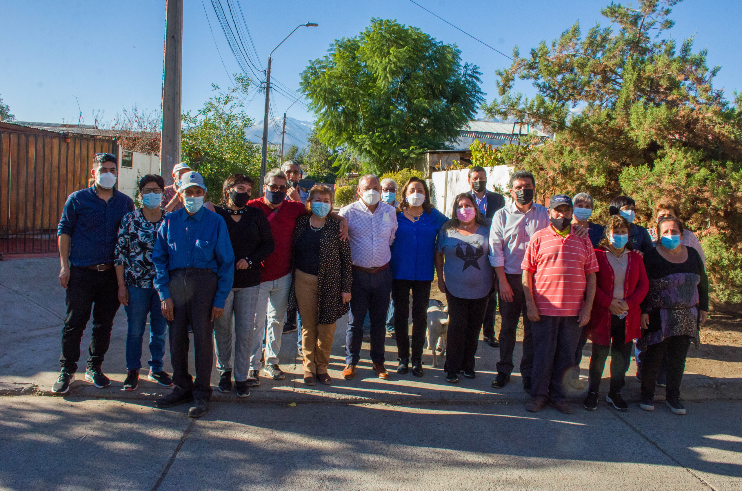 SAN ESTEBAN:  Alcalde Ortega y Gobernador Regional se reunieron con vecinos tras aprobación de recursos para proyecto de alcantarillado de Teodoro Zenteno