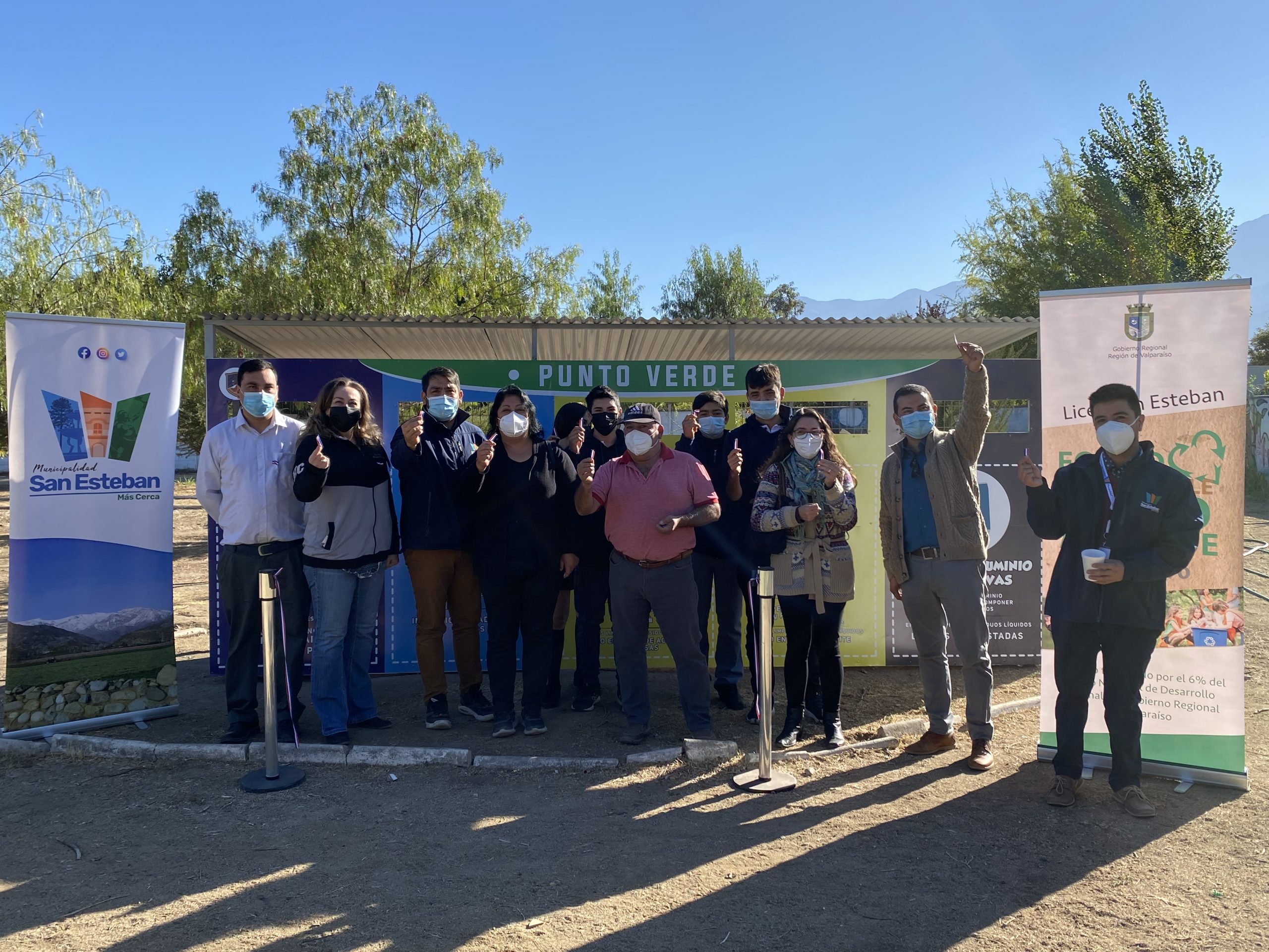 SAN ESTEBAN:  Liceo San Esteban inauguró su punto verde con el objetivo de promover el reciclaje en los jóvenes