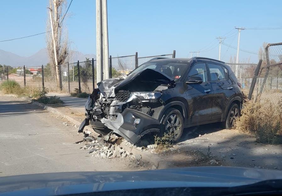 LOS ANDES: Sin ocupantes fue encontrado vehículo que choco un poste en callejón Las Juntas