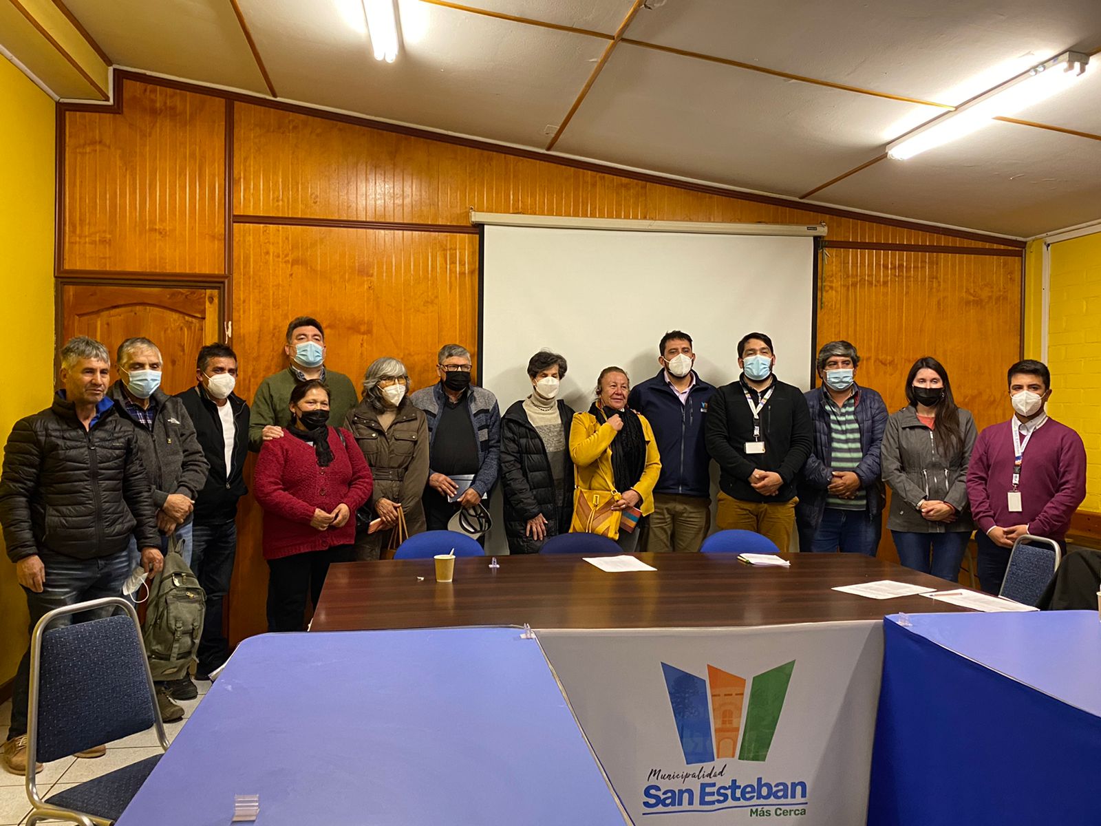 SAN ESTEBAN: Una interesante charla sobre la realidad actual de los APRs de la comuna, sostuvo el municipio de San Esteban junto a Diputado Venegas y Senadora Allende