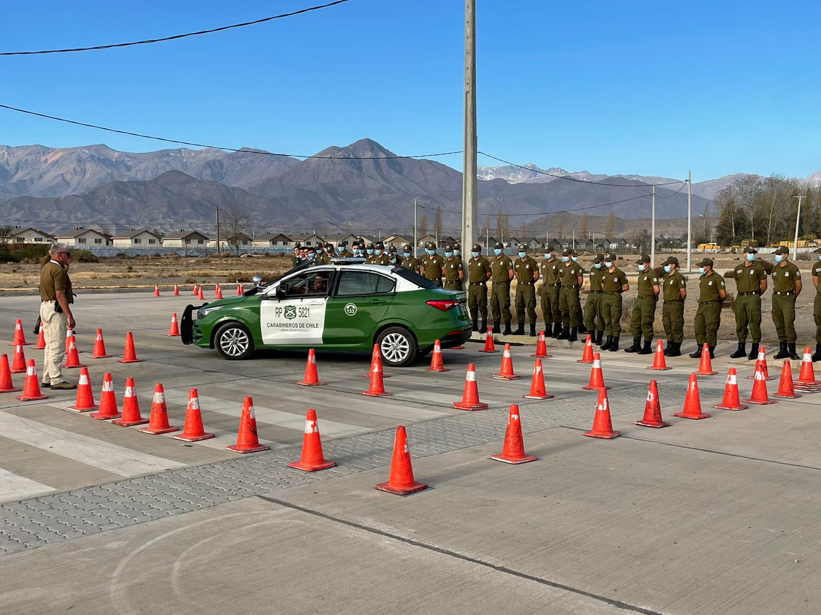 LOS ANDES: Carabineros en formación del grupo Los Andes participaron en actividad sobre conducción de vehículos policiales