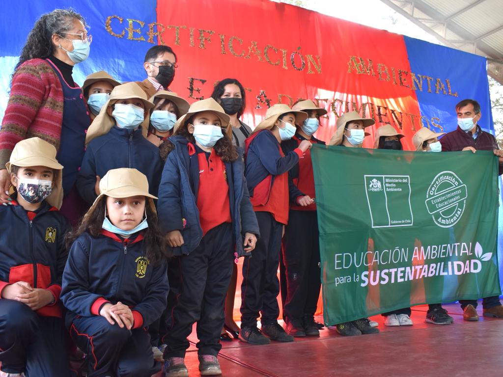 LOS ANDES: Escuela España y Escuela Ignacio Carrera Pinto son reconocidas por su trabajo fomentando el cuidado al medioambiente