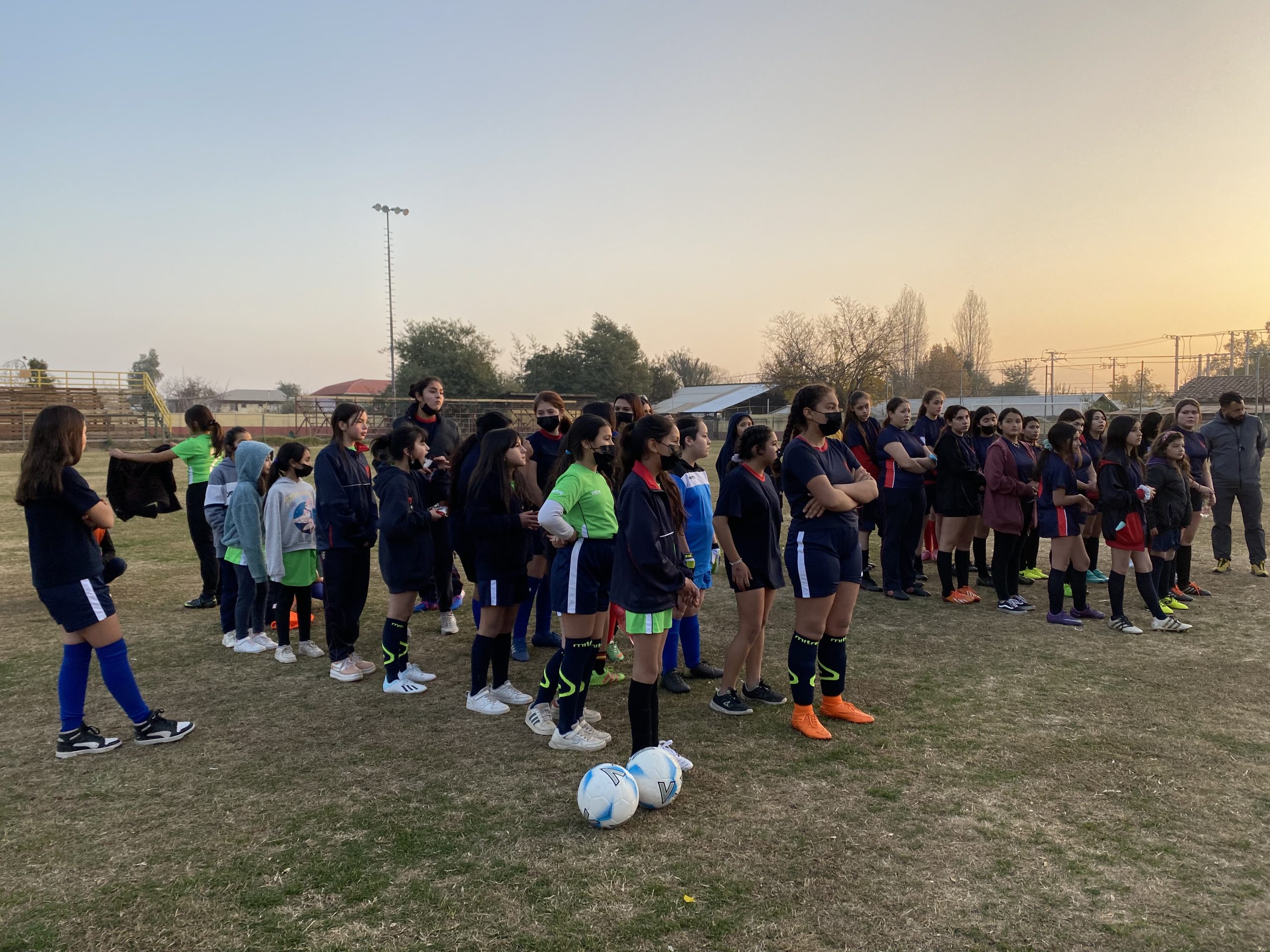 SAN ESTEBAN:  Escuela El Corazón de San Esteban realizó un torneo de futbol femenino en conmemoración de su 93° aniversario