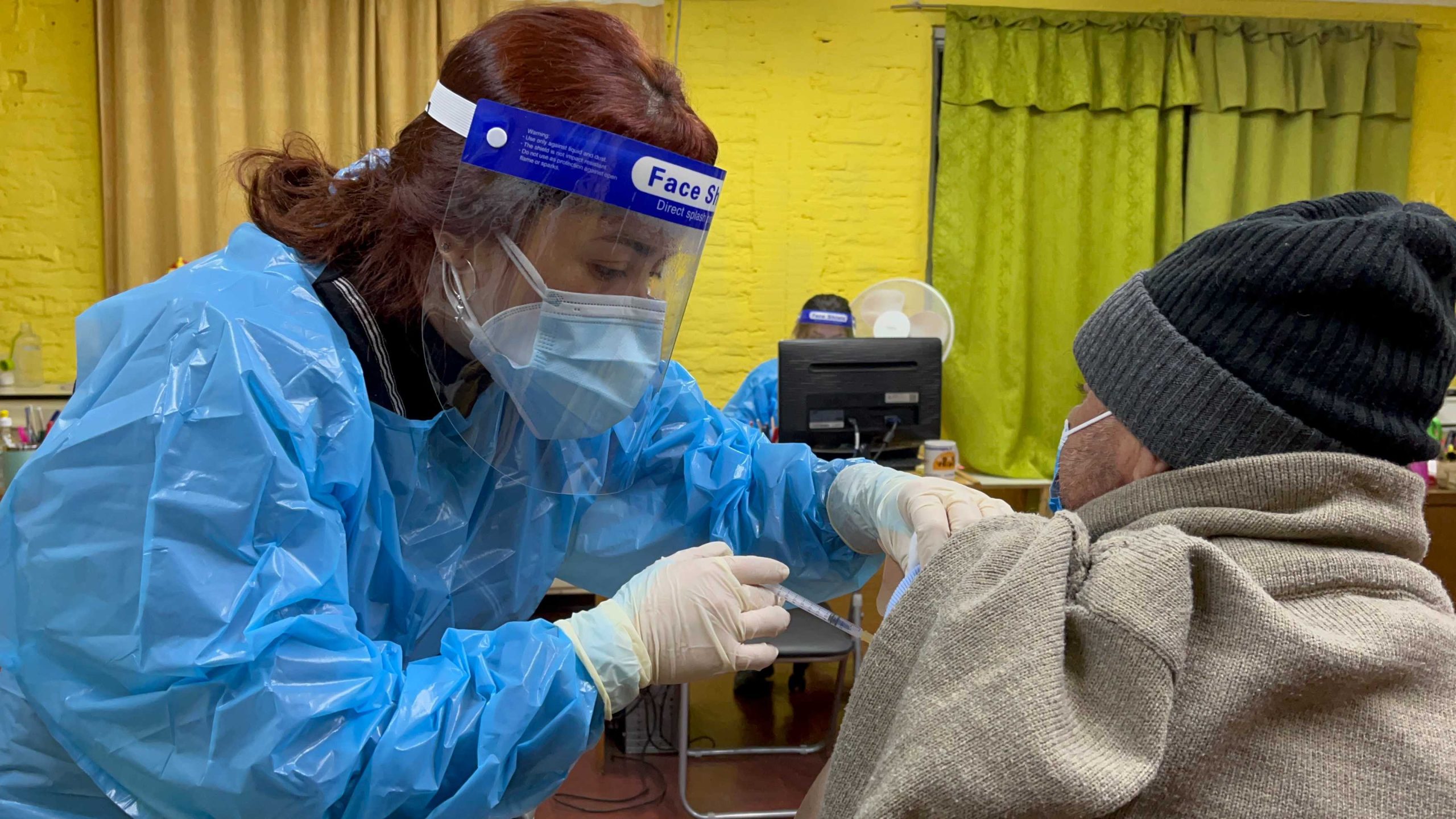 LOS ANDES:  Cesfam Centenario realizó jornada de vacunación a usuarios de albergue municipal