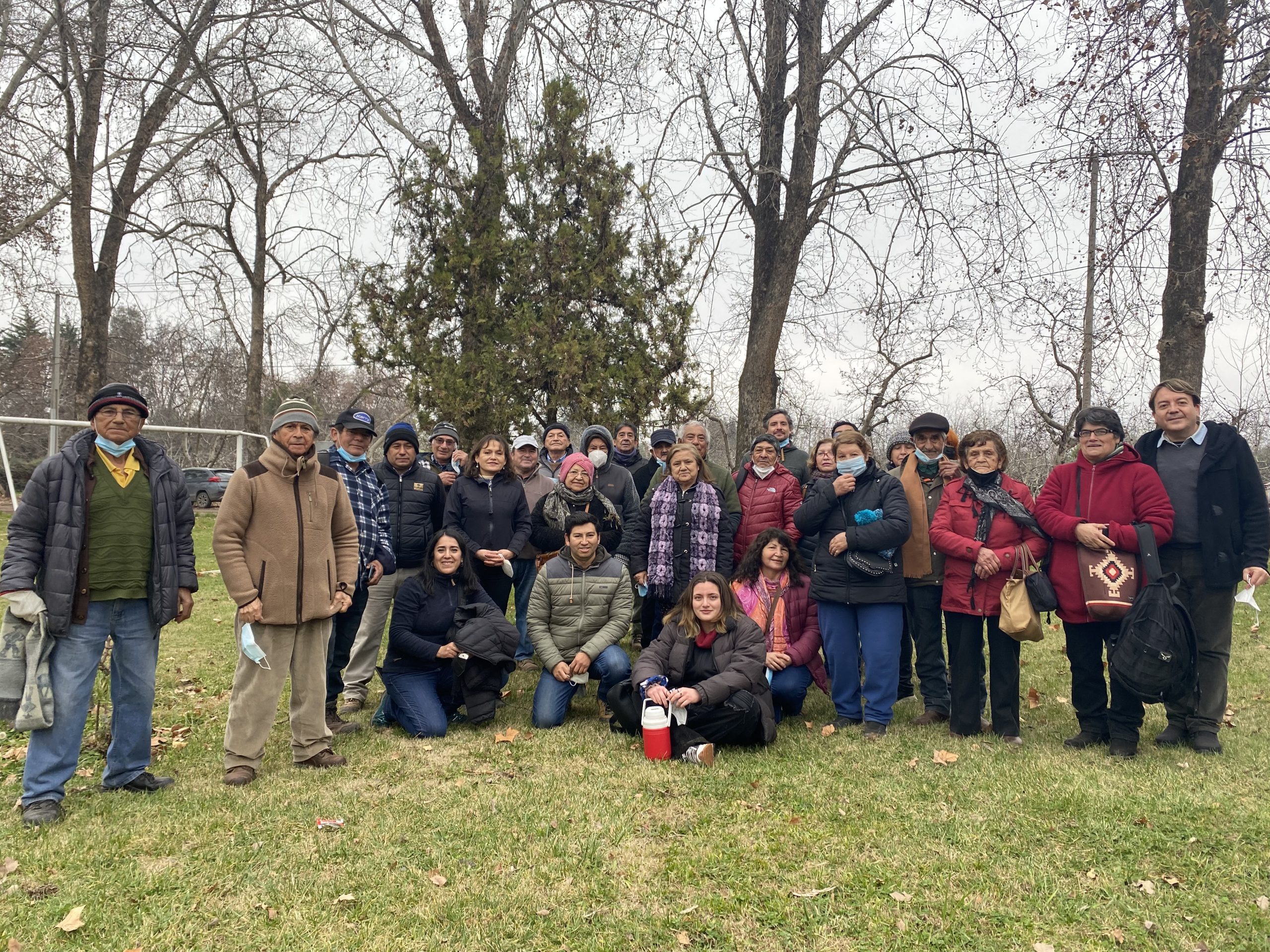 SAN ESTEBAN: Equipos de Prodesal, junto a productores de nogales de San Esteban visitaron el Centro Experimental de INIA para conocer nuevas formas de riego y poda