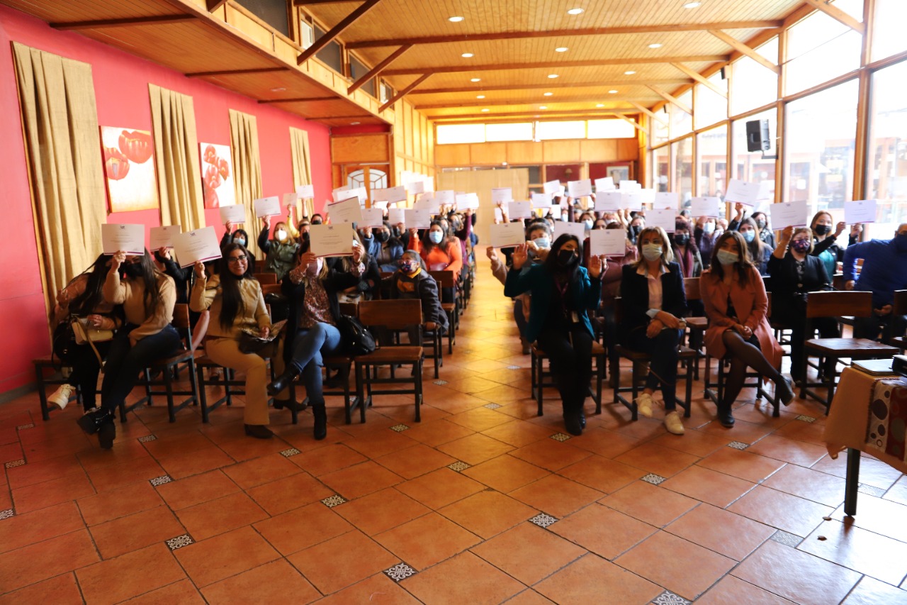 LOS ANDES: Casa Municipal de la Mujer avanza en la capacitación de andinas y andinos