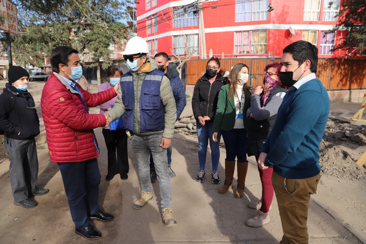 LOS ANDES: Vecinos valoran inicio de pavimentación de calle principal de Villa Los Copihues