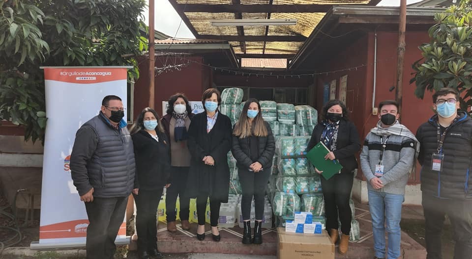 SAN FELIPE: Municipalidad de San Felipe donó cerca de 3 mil pañales para adultos al Hogar Trivelli