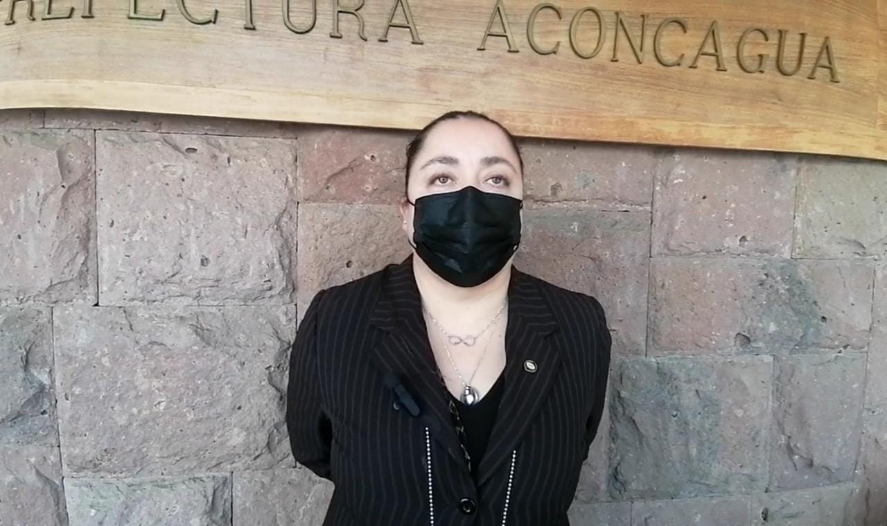 LOS ANDES: [VIDEO] Extranjero detenido por realizar tocaciones a una joven cuando viajaba en un bus a Santiago